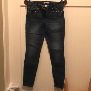 Dark wash skinny women’s jeans